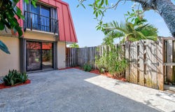 3203 Meridian Way N, Palm Beach Gardens, FL 33410