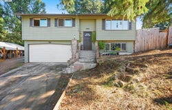 950 NE EDGEHILL Dr, Estacada, OR 97023