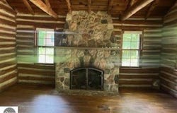 59 Broadway, Frankfort, MI 49635