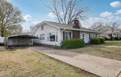 1225 S Delaware Avenue, Okmulgee, OK 74447