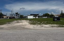 203 1ST STREET NW, RUSKIN, FL 33570
