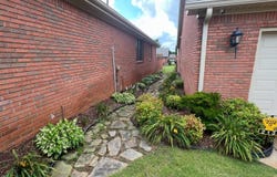 213 Laura Ct, Florence, AL 35630