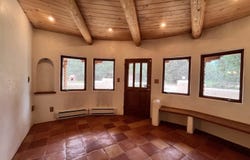 11 Farrell St, Ranchos de Taos, NM 87557