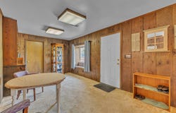2006 W Rose Center Road, Holly, MI 48442