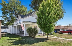210 N 3rd St, Parma, ID 83660