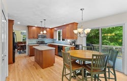 2 Hickory Ln, Georgetown, MA 01833
