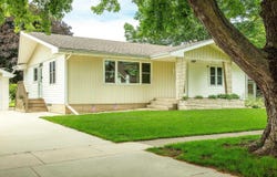 615 Pine St, Allison, IA 50602