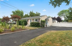 64 Deerfield Drive, Warwick, RI 02886