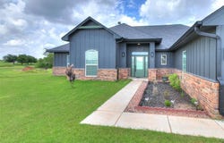 1062 Rheagen Kay Avenue, Tuttle, OK 73089