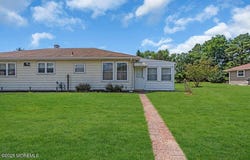 68 Barbados Drive S, Toms River, NJ 08757