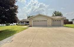 106 Autumnwood, DAVIS JUNCTION, IL 61020