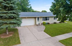 1233 S ERIE Street, DE PERE, WI 54115-3168