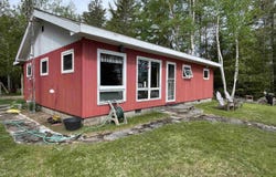 610N West Gulliver Lake, Gulliver, MI 49840