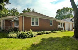 1100 4TH Street, DE PERE, WI 54115