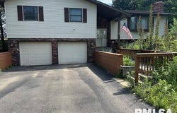 1000 E WASHINGTON Street, Riverton, IL 62561