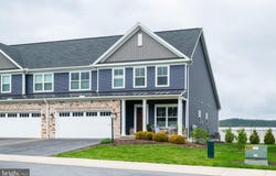 127 AEROPOINTE Lane, STATE COLLEGE, PA 16803
