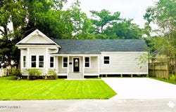 516 E Hutchinson Avenue, Crowley, LA 70526