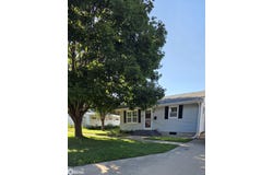 507 3rd Avenue, Ackley, IA 50601