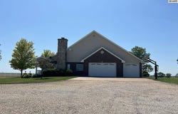 1310 E Arlington Rd, Hutchinson, KS 67501