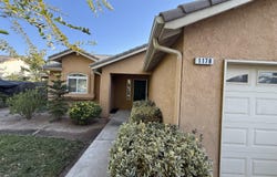 1178 Marks Ct, Dinuba, CA 93618