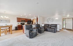 1425 Hummingbird Circle, Waterloo, IA 50702