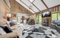 1113 Little Bear Run, Pocono Pines, PA 18350