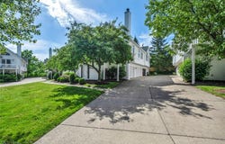 254 Vista Circle, North Olmsted, OH 44070