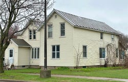126 W Columbia Street, Chippewa Falls, WI 54729