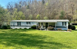 74 Castle Fork, Lowmansville, KY 41232