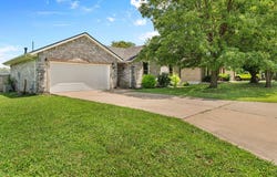 208 S Poplar Court, Nixa, MO 65714