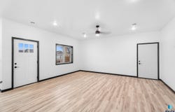 629 Foxtail Dr, Parker, SD 57053