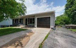 17804 E Greentree Avenue, Independence, MO 64057