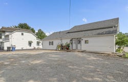 308 W Market Street, Columbia City, IN 46725-2332