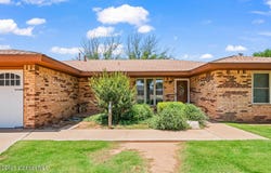 109 Amanda Street, Levelland, TX 79336