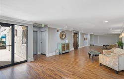 21650 Burbank Boulevard, Woodland Hills, CA 91367