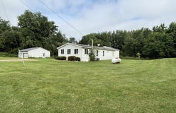 1118 E Chicago Road, Quincy, MI 49082