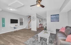 28 Bay Ave, Keansburg Boro, NJ 07734-1048