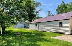 421 W Van Dusen Street, Springfield, MN 56087