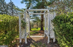 7 DEVON HILL Road, BALTIMORE, MD 21210