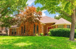 900 Forest Hill Court, Cedar Hill, TX 75104