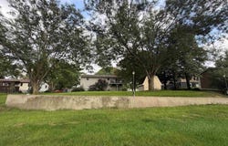 881 Country Club Dr, Akron, IA 51001