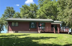 310 Highcroft Drive, Windom, MN 56101