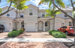 1018 NE 208th St, Miami, FL 33179