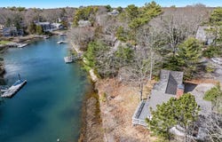 24 Spoondrift Way, Mashpee, MA 02649