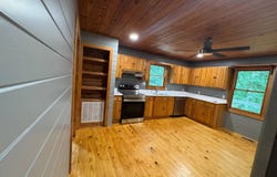 749 Sunflower Dr, Hartwell, GA 30643