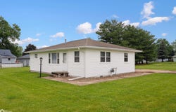 110 Kennedy St., New London, IA 52645