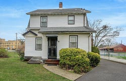 70 Bennett Avenue, Hempstead, NY 11550