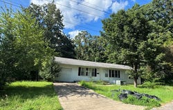 935 Pershing Street, Poplar Bluff, MO 63901