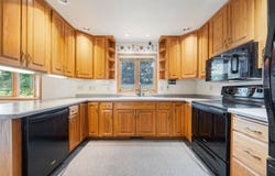 7050 WOODENSHOE Road, NEENAH, WI 54956
