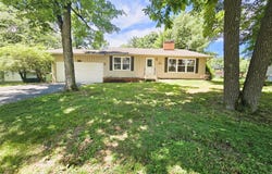 705 Lake Park Road, Mt Vernon, IL 62864